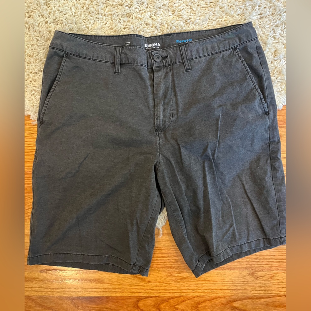 Sonoma flexware Men's Gray Shorts sz 34 washed gray color